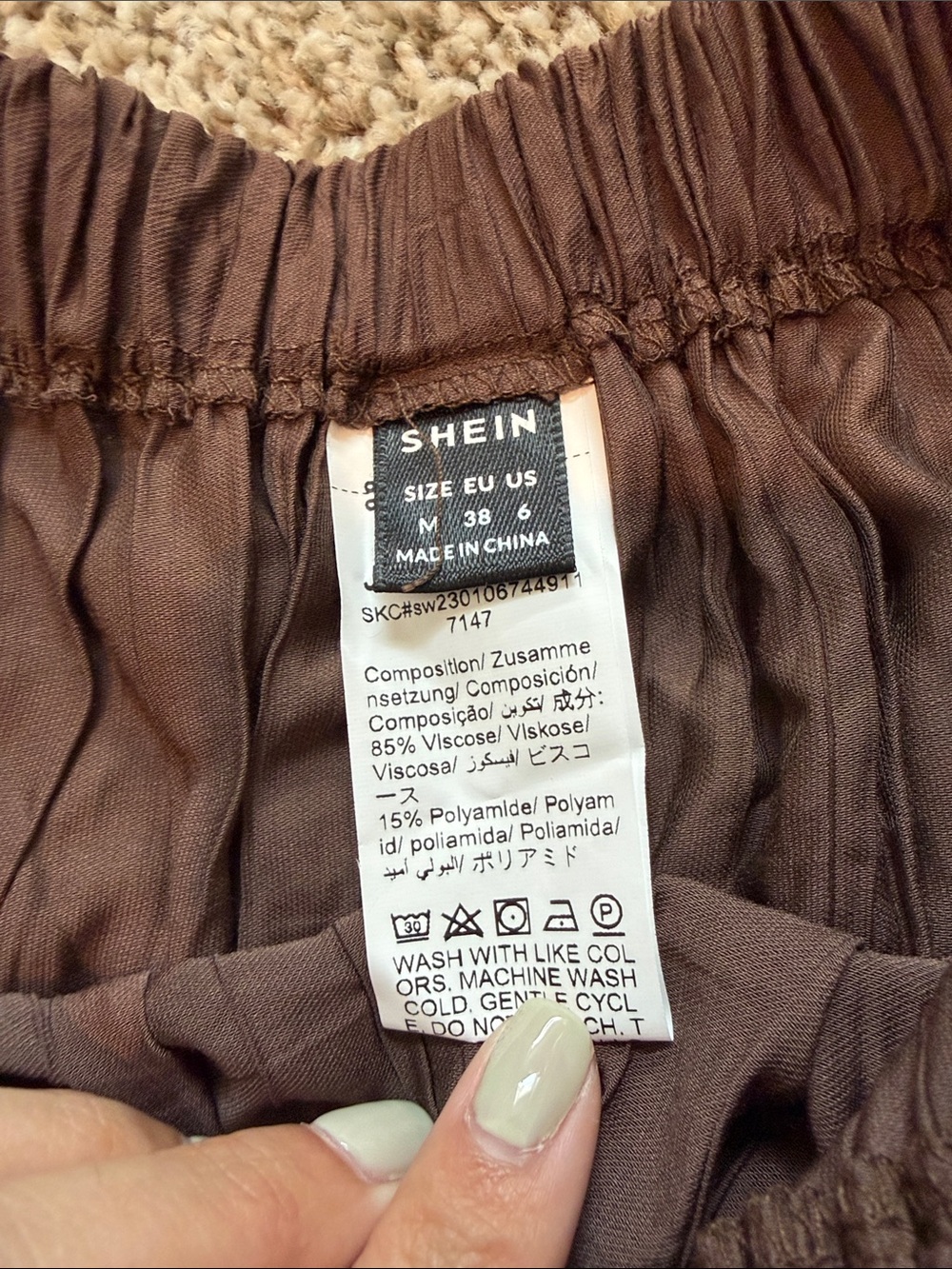 🌿 SHEIN Brown Crinkled Maxi Skirt with Elastic Waist - Picture 2 of 4